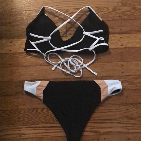 Bikini set - Picture 2 of 2